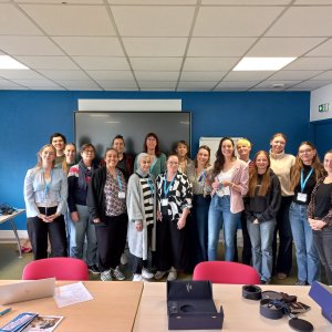Die Gruppe traf die Basketballerin Sarah Michel, die Kapitänin der französischen Nationalmannschaft war und bei den Olympischen Spielen den 2. (Paris) und 3. (Tokio) Platz mit ihrem Team erreicht hat und aktuell im CREPS arbeitet.